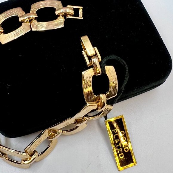 Open Square Link Gold Plate Bracelet - Picture 5 of 5